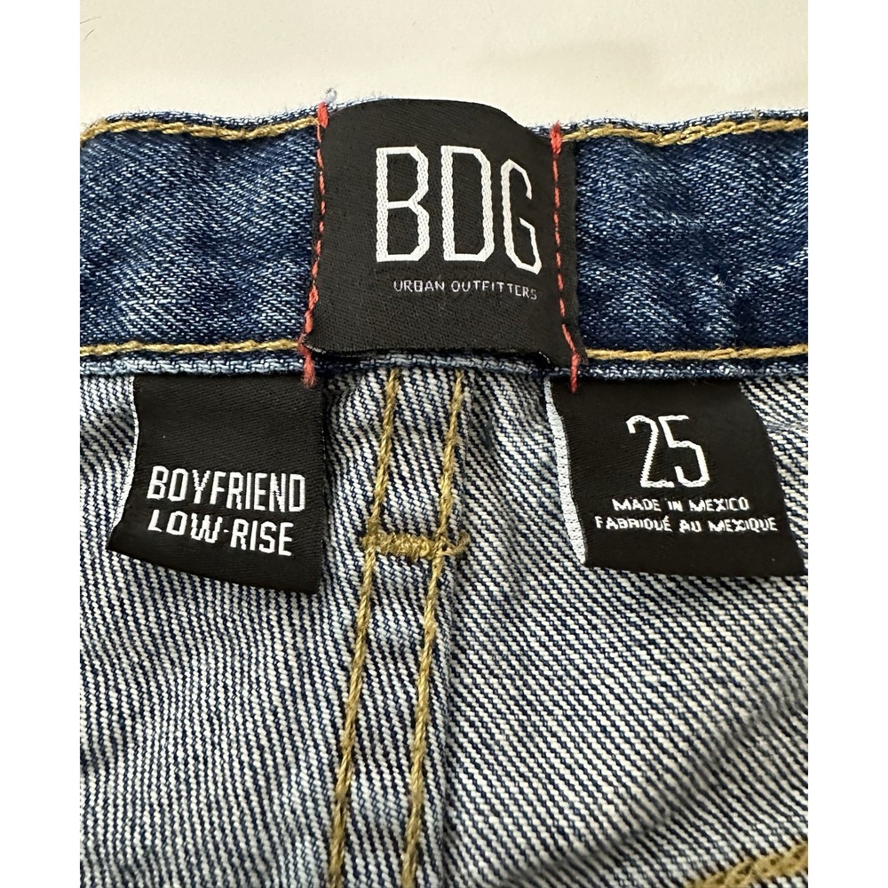 BDG Jean Shorts Women's Size 25 Blue Distressed Button‎ Fly Classic Boyfriend - Picture 3 of 7